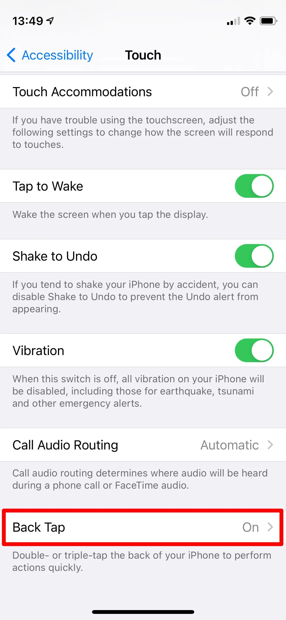 Màn hình cài đặt trợ năng iPhone, tùy chọn Chạm vào mặt lưng (Back Tap)