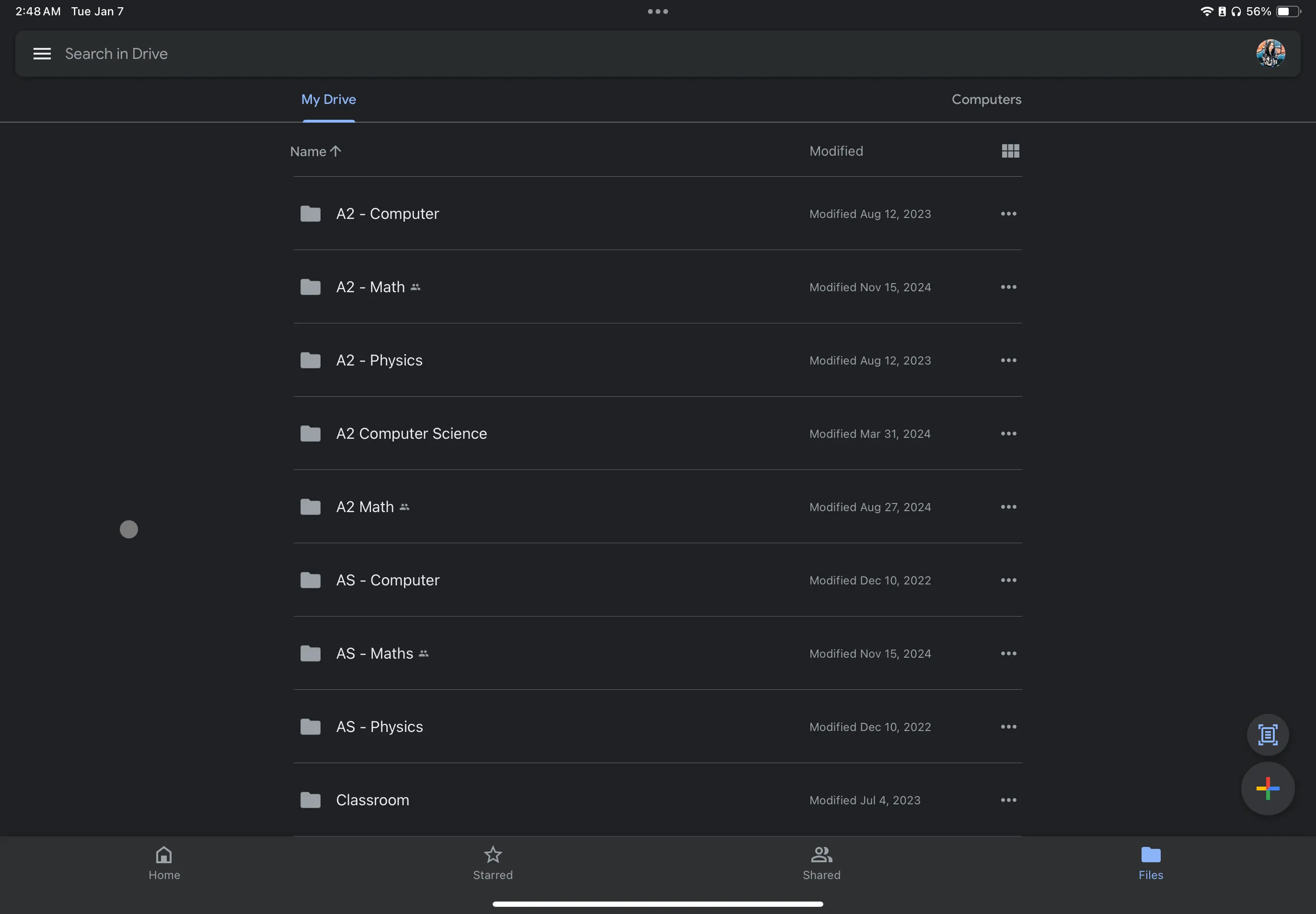 Màn hình chính ứng dụng Google Drive trên iPad hiển thị các tệp và thư mục được sắp xếp