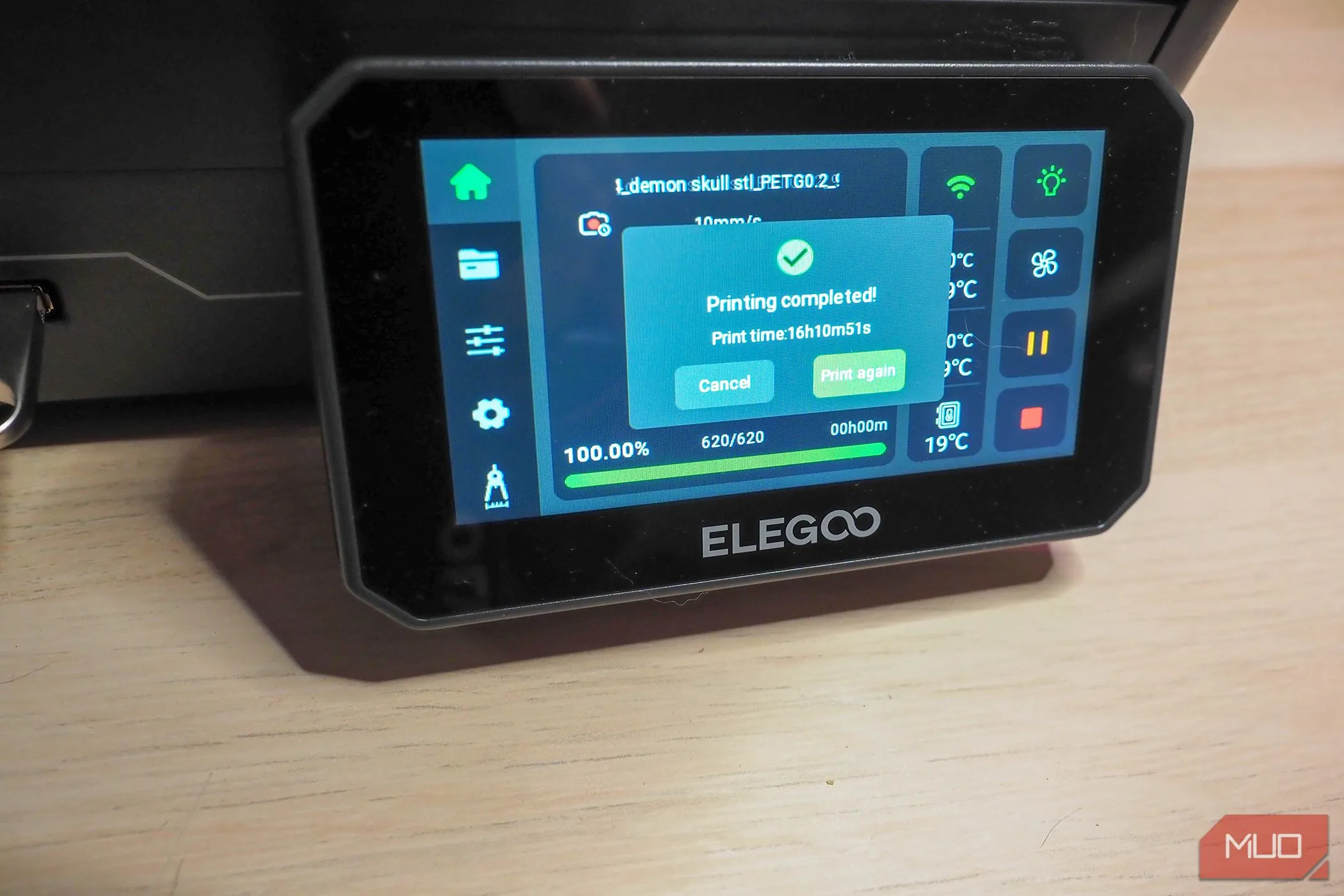 Màn hình Elegoo Centauri Carbon hiển thị thời gian in ước tính ở chế độ yên tĩnh
