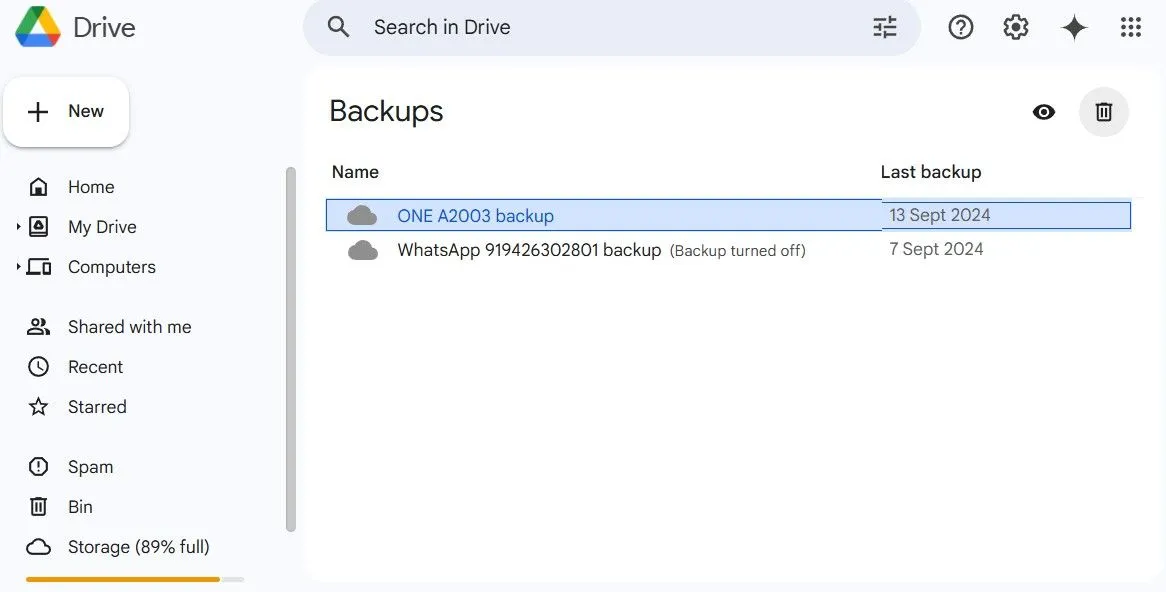 Màn hình Google Drive hiển thị danh sách các bản sao lưu điện thoại, cho phép người dùng xóa bản sao lưu cũ để giải phóng không gian