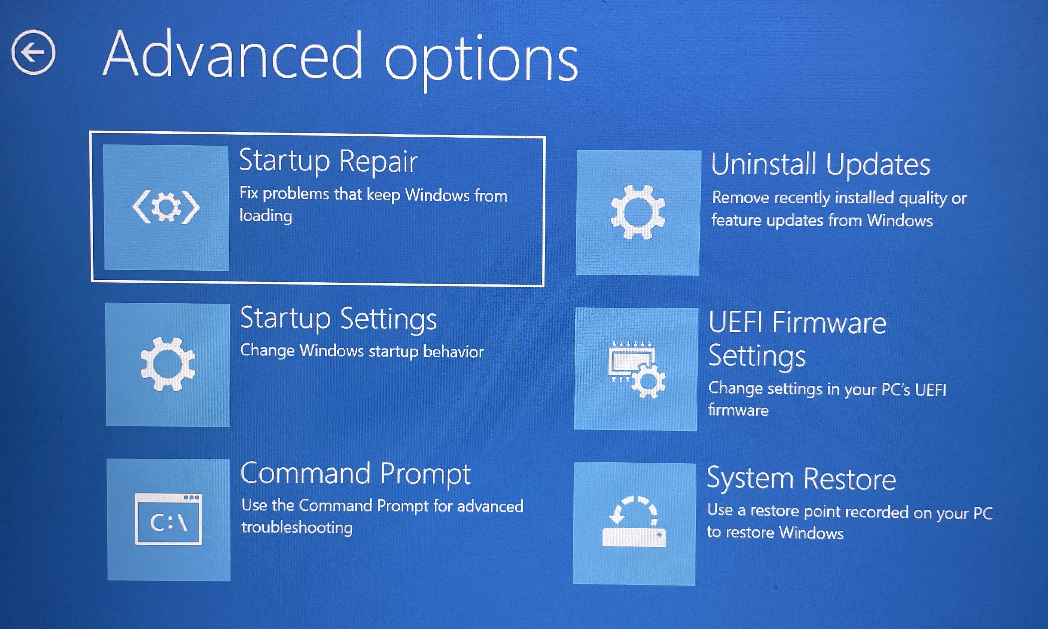 Màn hình tùy chọn nâng cao (Advanced Options) trong môi trường khôi phục Windows hiển thị các công cụ sửa chữa khởi động và khôi phục hệ thống.