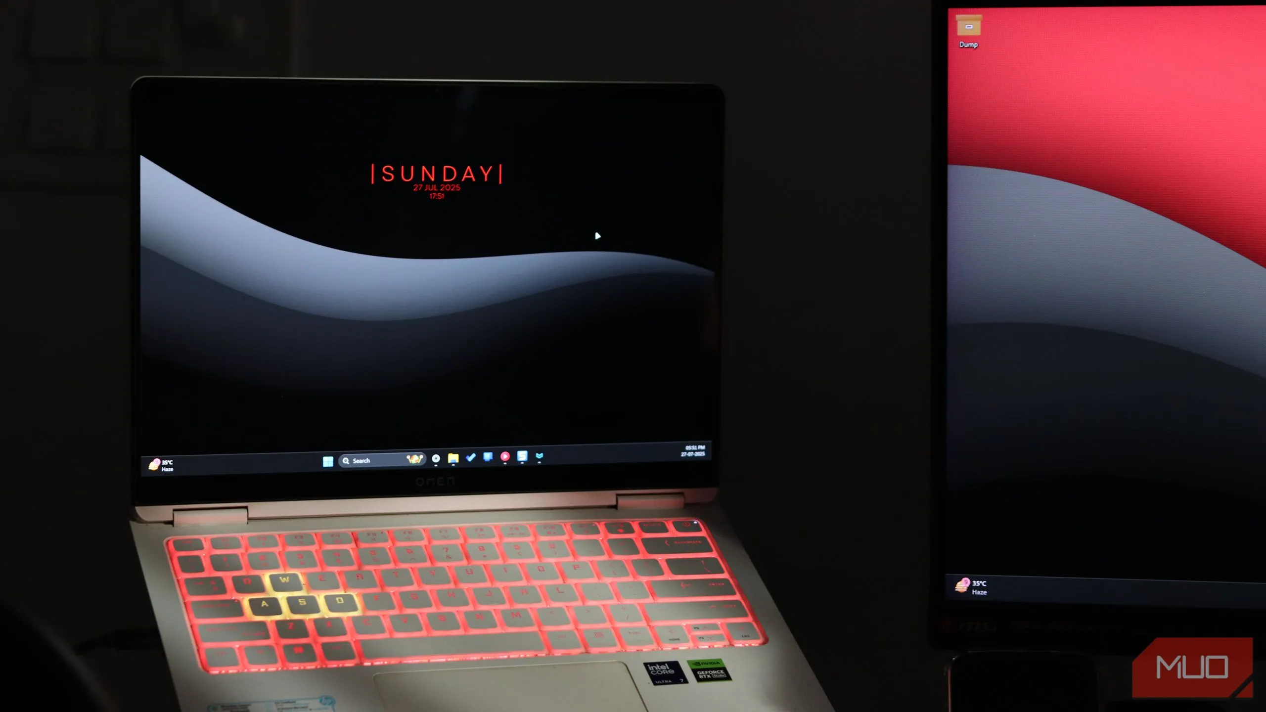 Mẫu laptop HP Omen Transcend 14 với màn hình OLED, đại diện cho các dòng laptop trang bị công nghệ màn hình này cần được bảo vệ khỏi burn-in.