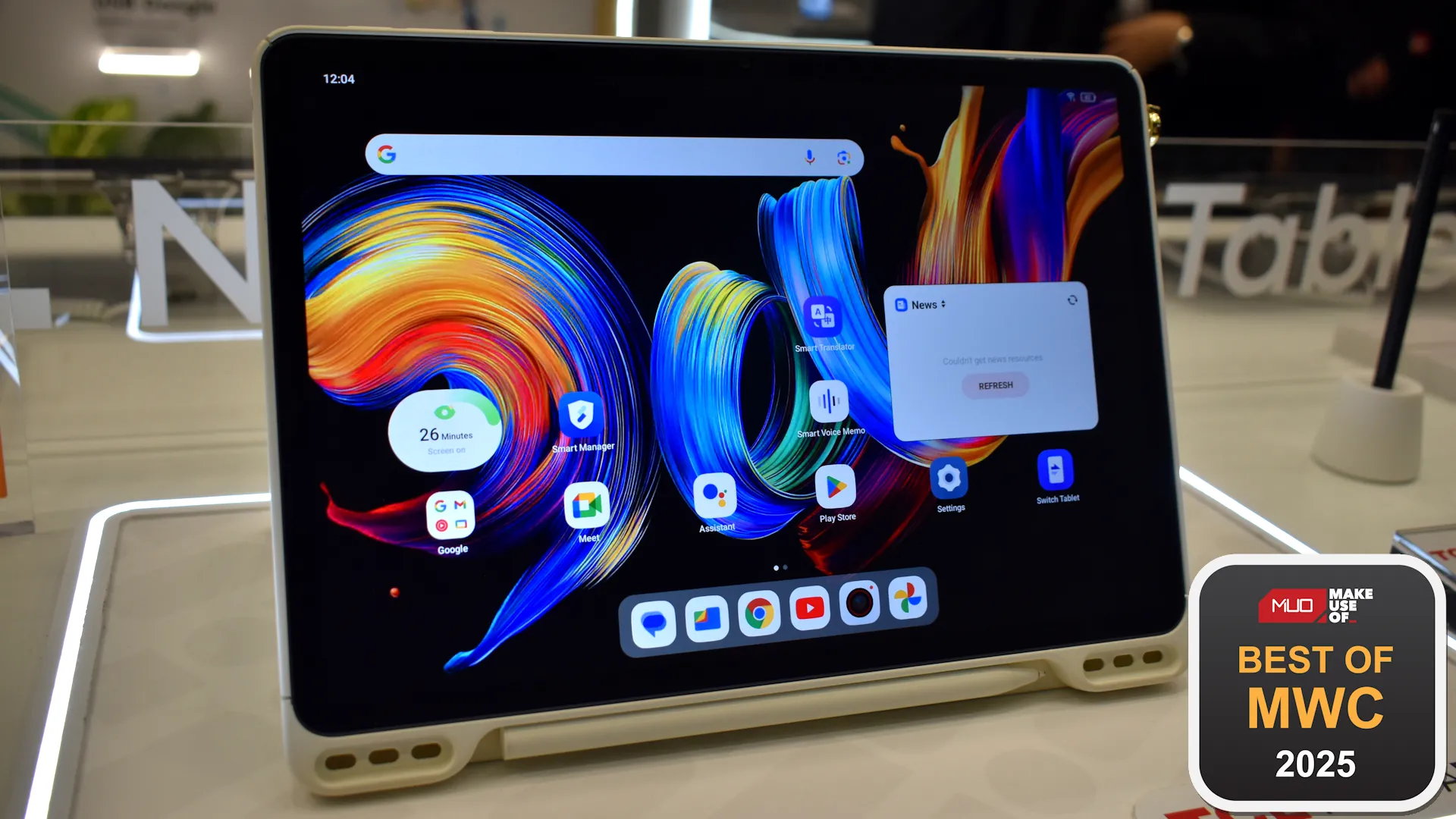 Máy tính bảng TCL Nxtpaper 11 Plus tại MWC 2025 với màn hình hiển thị như giấy
