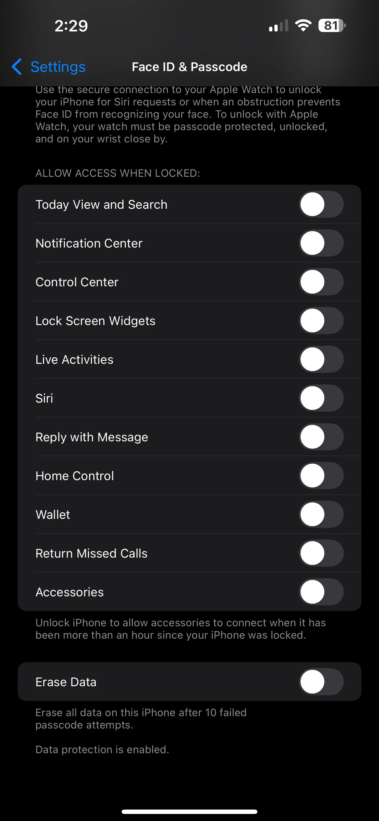 Menu cài đặt bảo mật màn hình khóa iPhone, nơi người dùng điều chỉnh quyền truy cập thông tin.