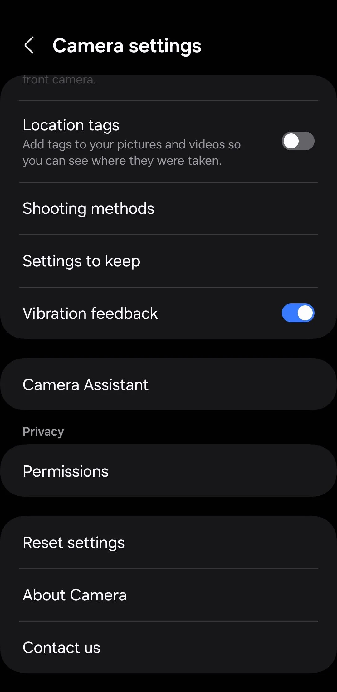 Menu cài đặt camera trên điện thoại Samsung, bao gồm tùy chọn Camera Assistant để tối ưu hóa