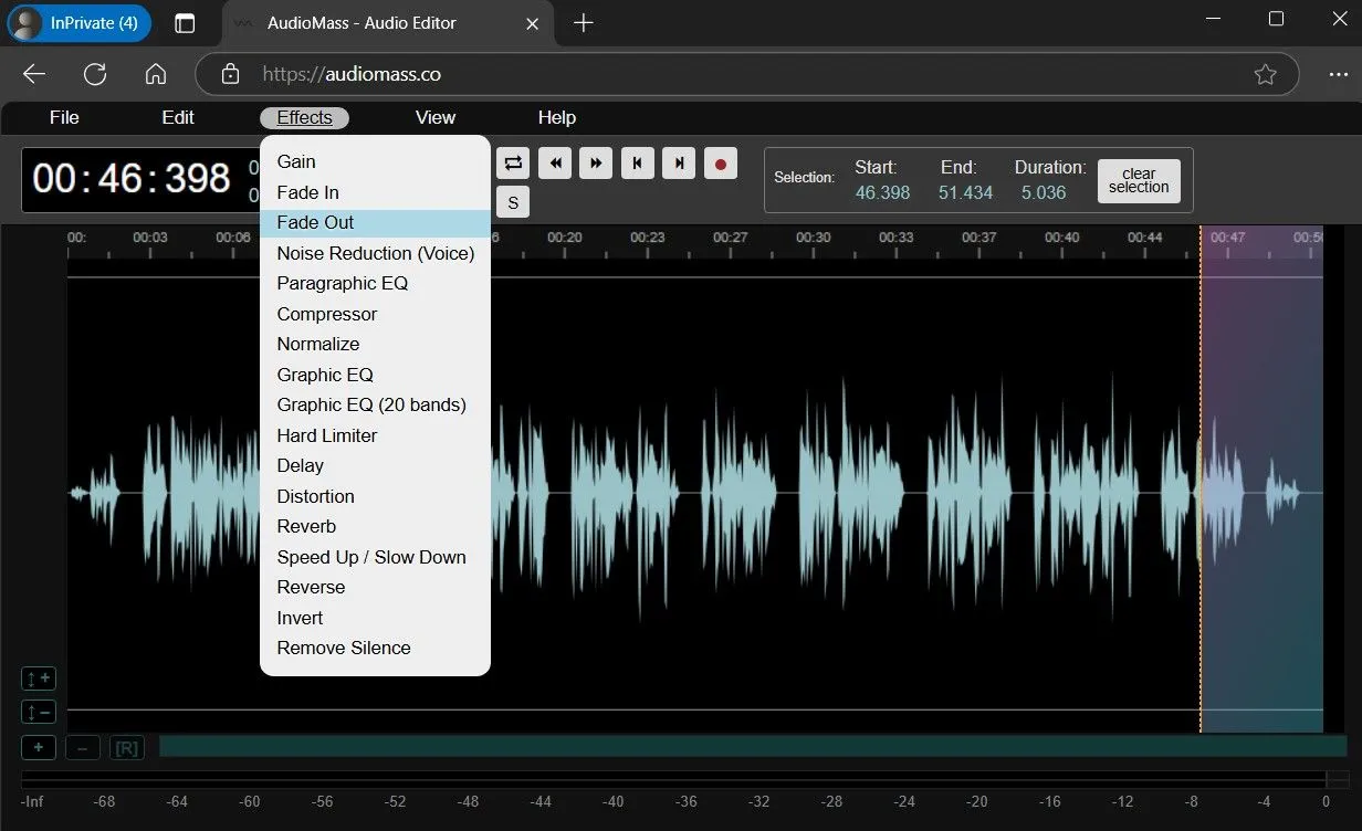 Menu hiệu ứng của trình chỉnh sửa âm thanh AudioMass, hiển thị tùy chọn Fade out được chọn để làm mờ dần âm thanh.