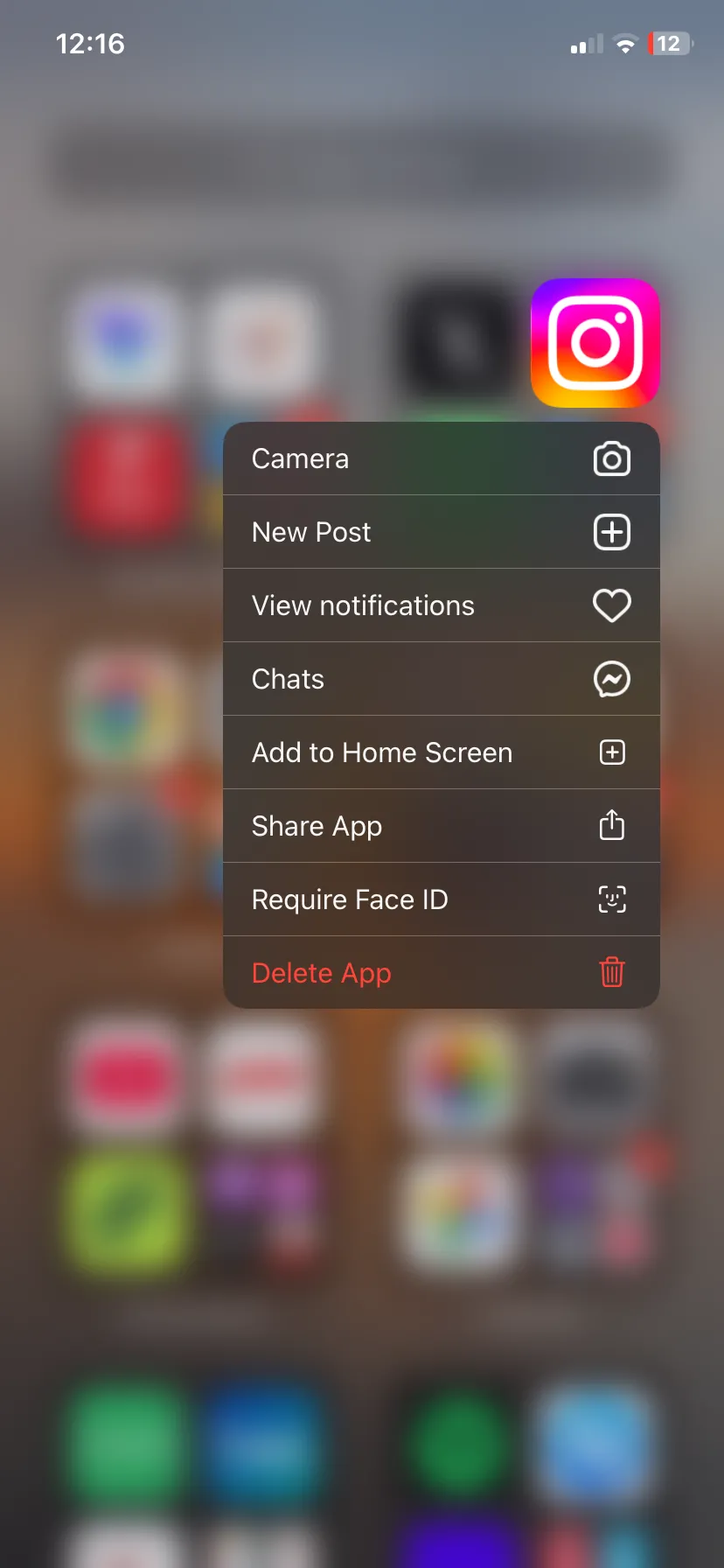 Menu ngữ cảnh của ứng dụng Instagram trên iPhone hiển thị các tùy chọn hành động nhanh