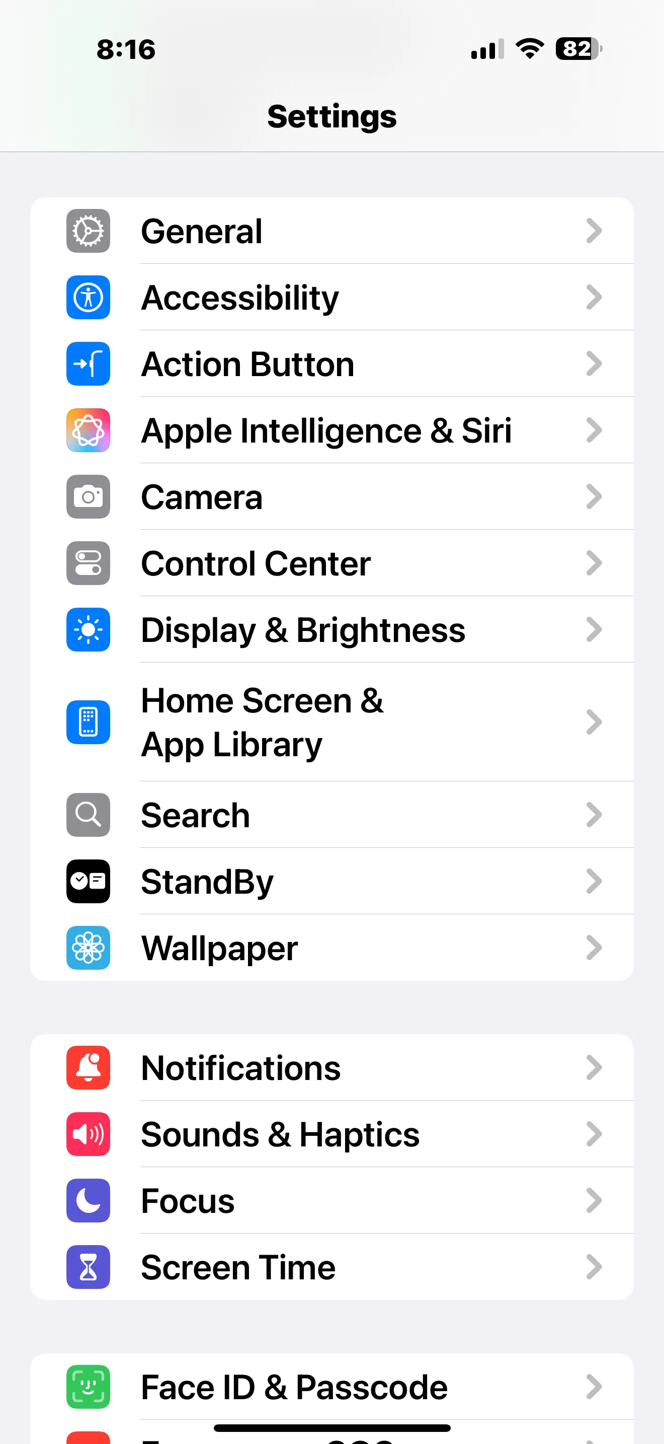 Mở ứng dụng Cài đặt để tùy chỉnh Nút Tác vụ trên iPhone 15 Pro