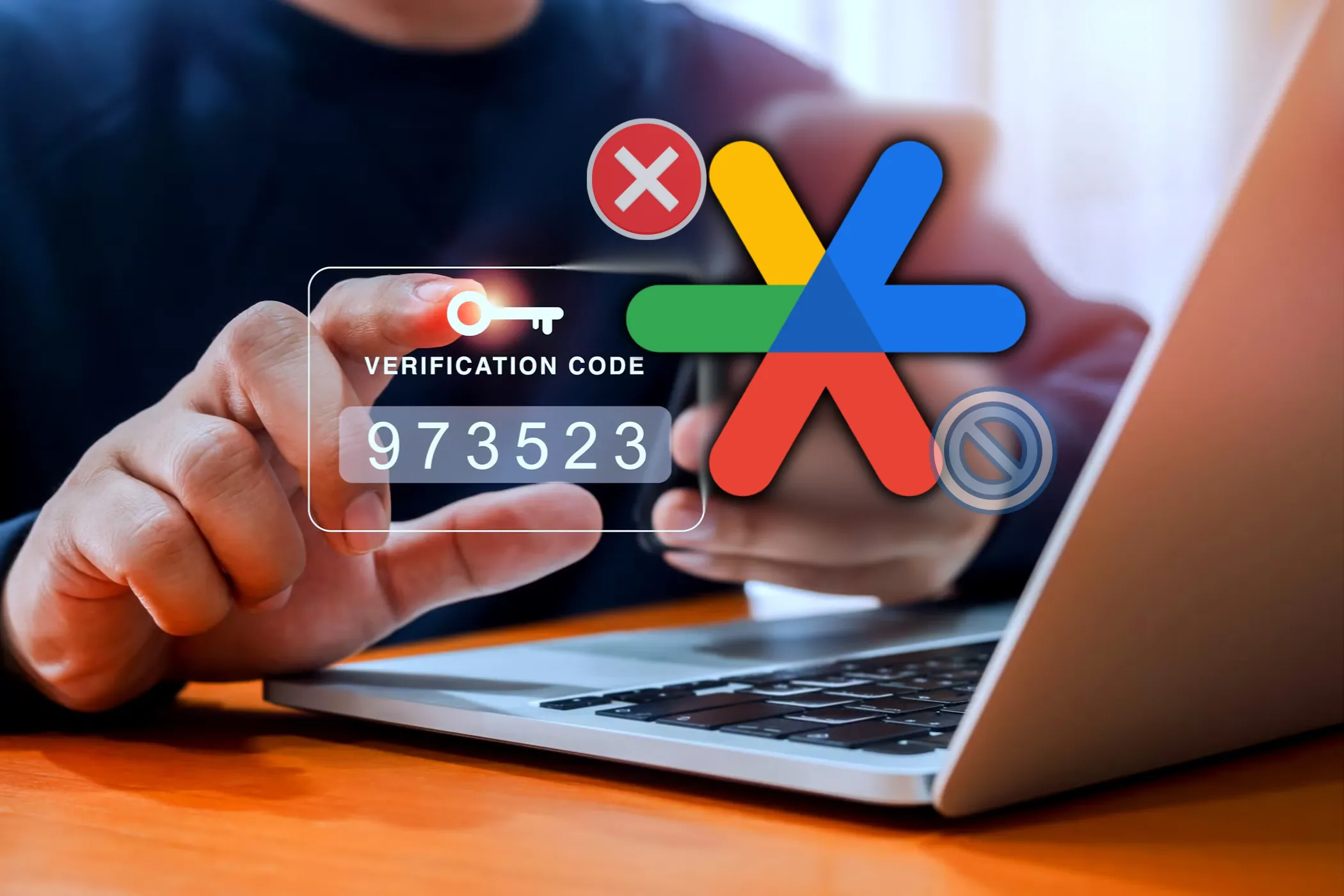 Người dùng nhập mã xác thực hai yếu tố từ ứng dụng Google Authenticator trên điện thoại thông minh, minh họa phương pháp bảo mật TOTP an toàn hơn