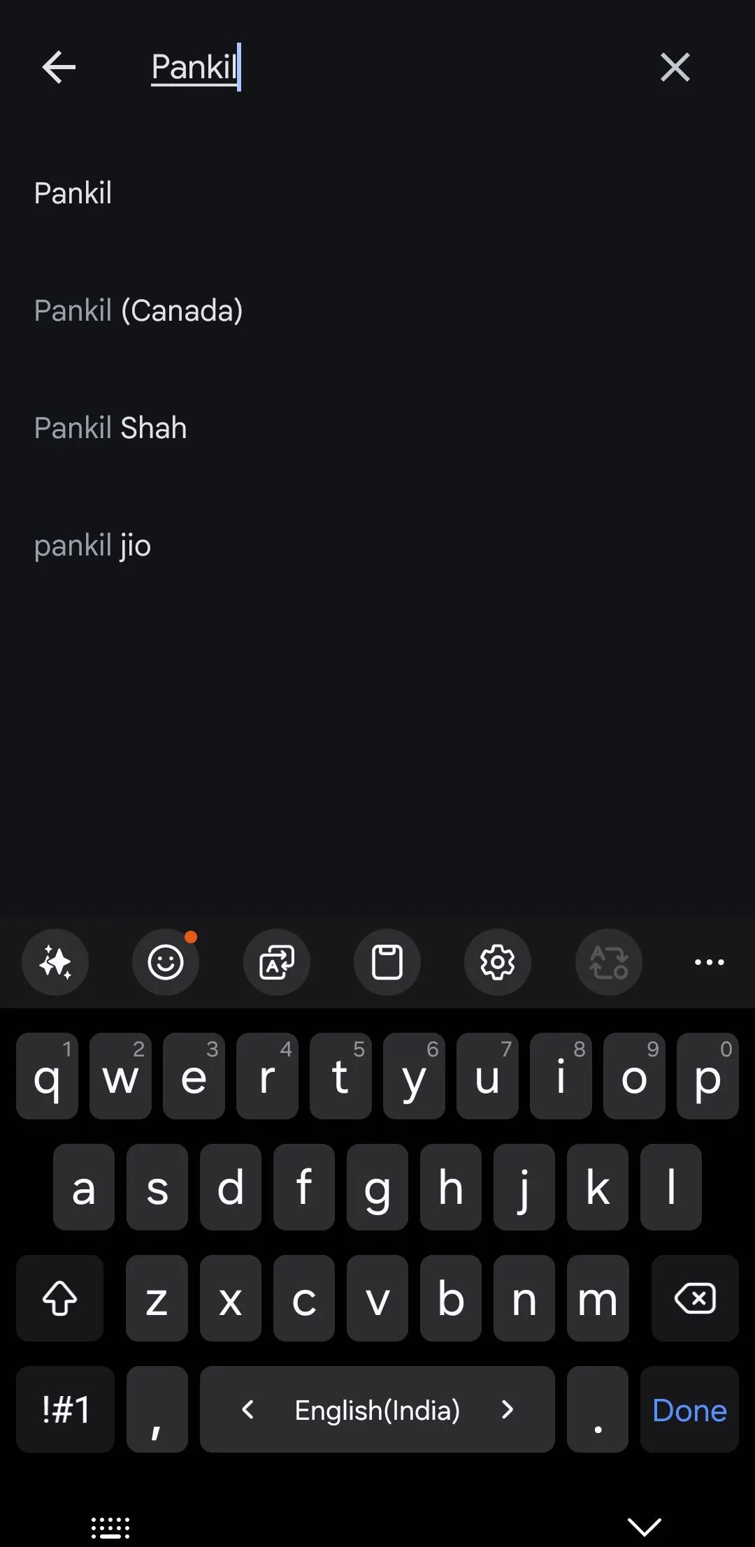 Nhập tên người vào thanh tìm kiếm Google Photos để nhanh chóng tìm ảnh có khuôn mặt đó.