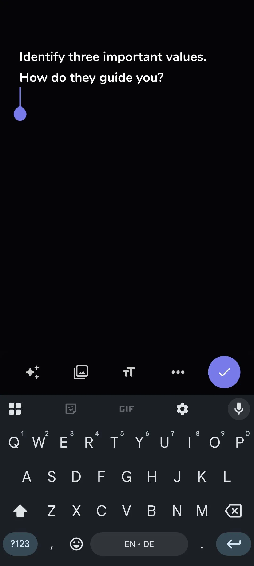 Reflection.app hiển thị một câu hỏi làm gợi ý nhập liệu cho việc ghi nhật ký cá nhân