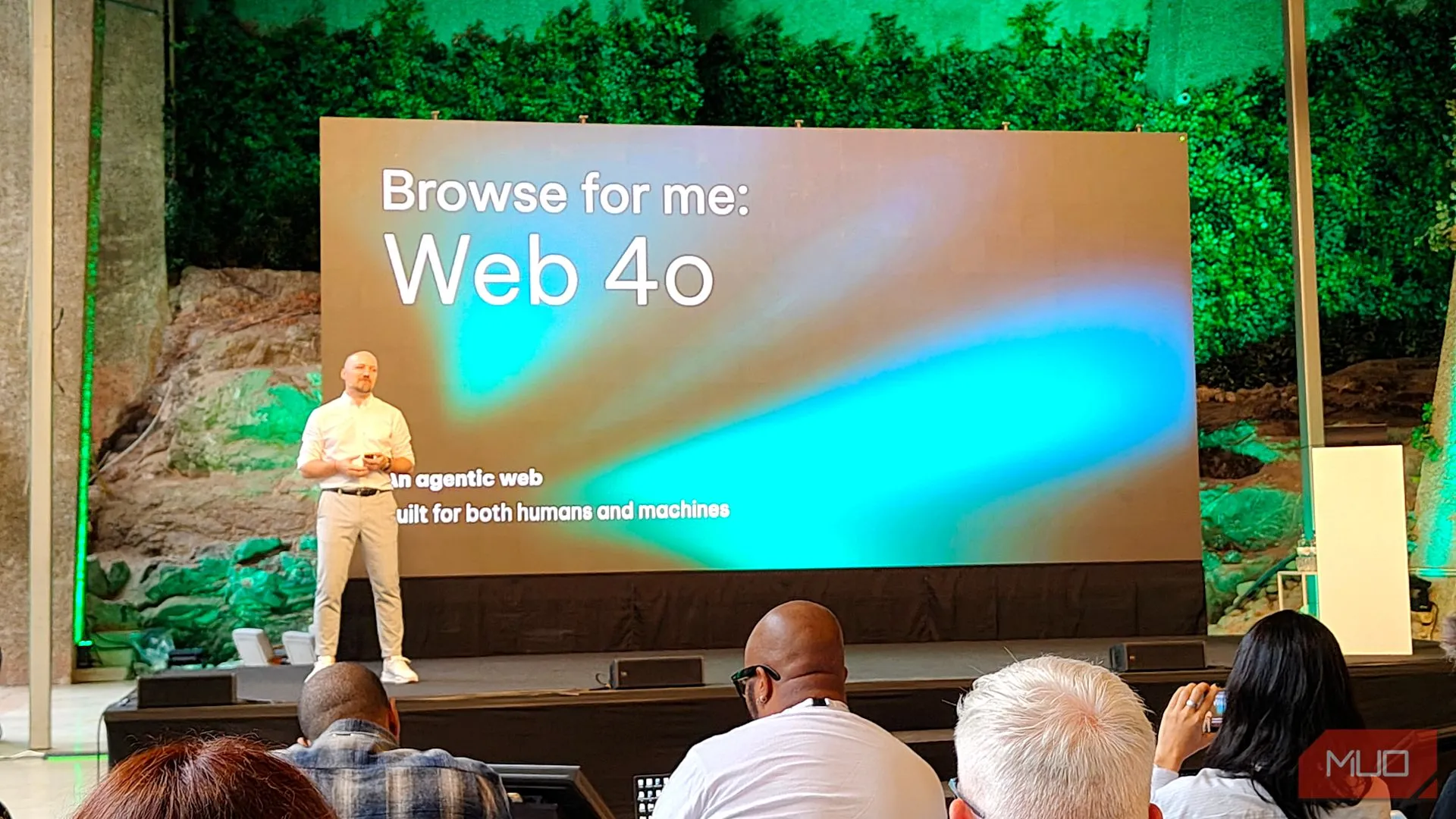 Slide trình bày về tầm nhìn Web 4.0 và kỷ nguyên AI agent tại Opera Browser Days, thể hiện sự định hướng của Opera với trình duyệt AI.