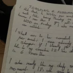 Sổ nhật ký giấy và bút giúp tập trung, giảm phân tâm từ thiết bị số