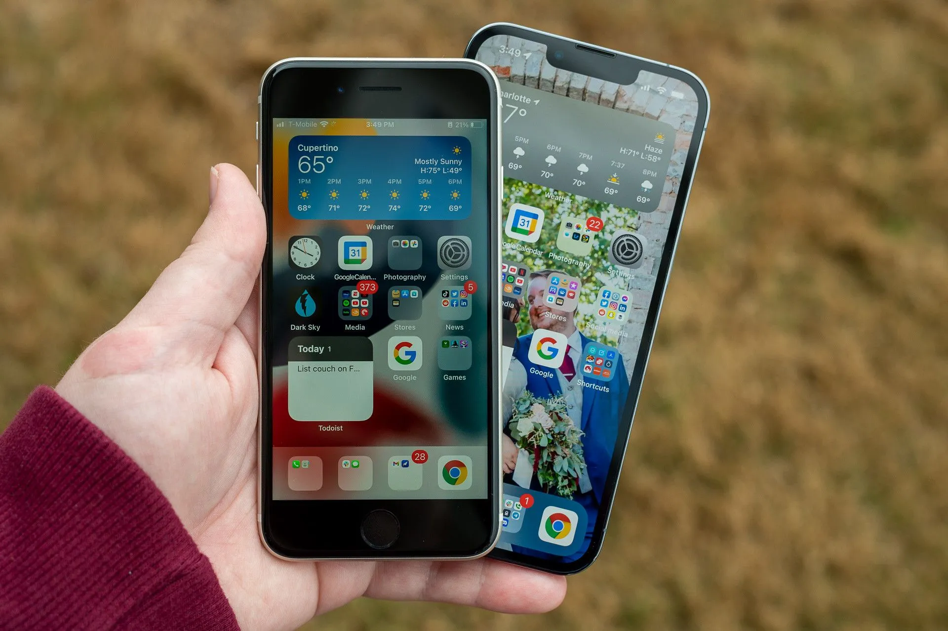 So sánh iPhone SE 2022 và iPhone 13 Pro, minh họa hạn chế tương thích của Apple Intelligence