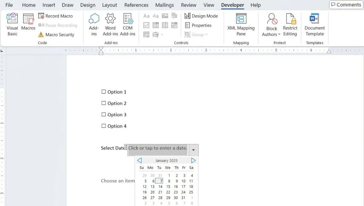 Tài liệu Word hiển thị tab Developer và công cụ chọn ngày tạo biểu mẫu