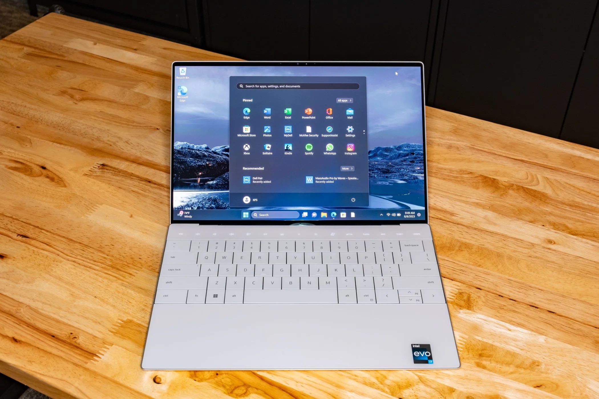 Thanh menu Start của Windows trên Dell XPS 13 Plus