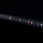 Thanh tác vụ Windows 11 với biểu tượng bị thu nhỏ một cách bất thường
