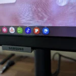Thanh Taskbar hiện hữu trên giao diện Samsung DeX gây xao nhãng.
