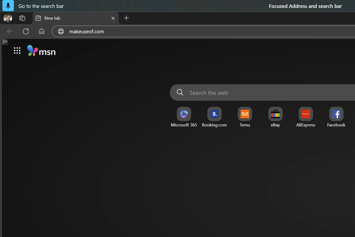 Thanh tìm kiếm trình duyệt Microsoft Edge trên Windows 11 hiển thị địa chỉ trang web MakeUseOf, được điều khiển và nhập liệu bằng Voice Access.