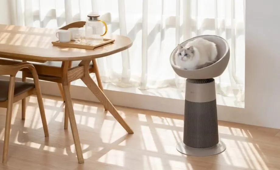 Tháp máy lọc không khí LG AeroCat Tower kiêm chỗ ngủ cho mèo