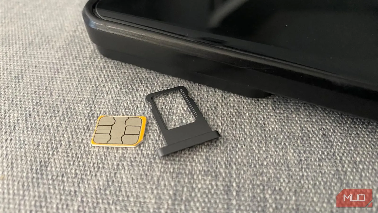 Thẻ SIM vật lý và điện thoại di động - Sự lựa chọn truyền thống cho kết nối ổn định