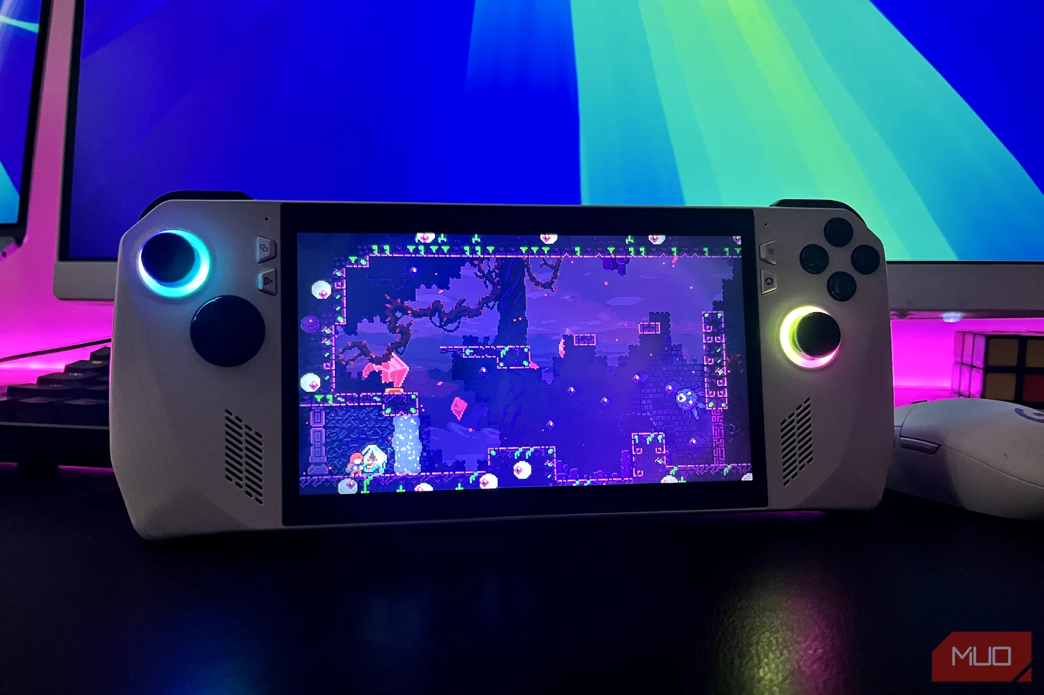 Thiết bị chơi game cầm tay ASUS ROG Ally