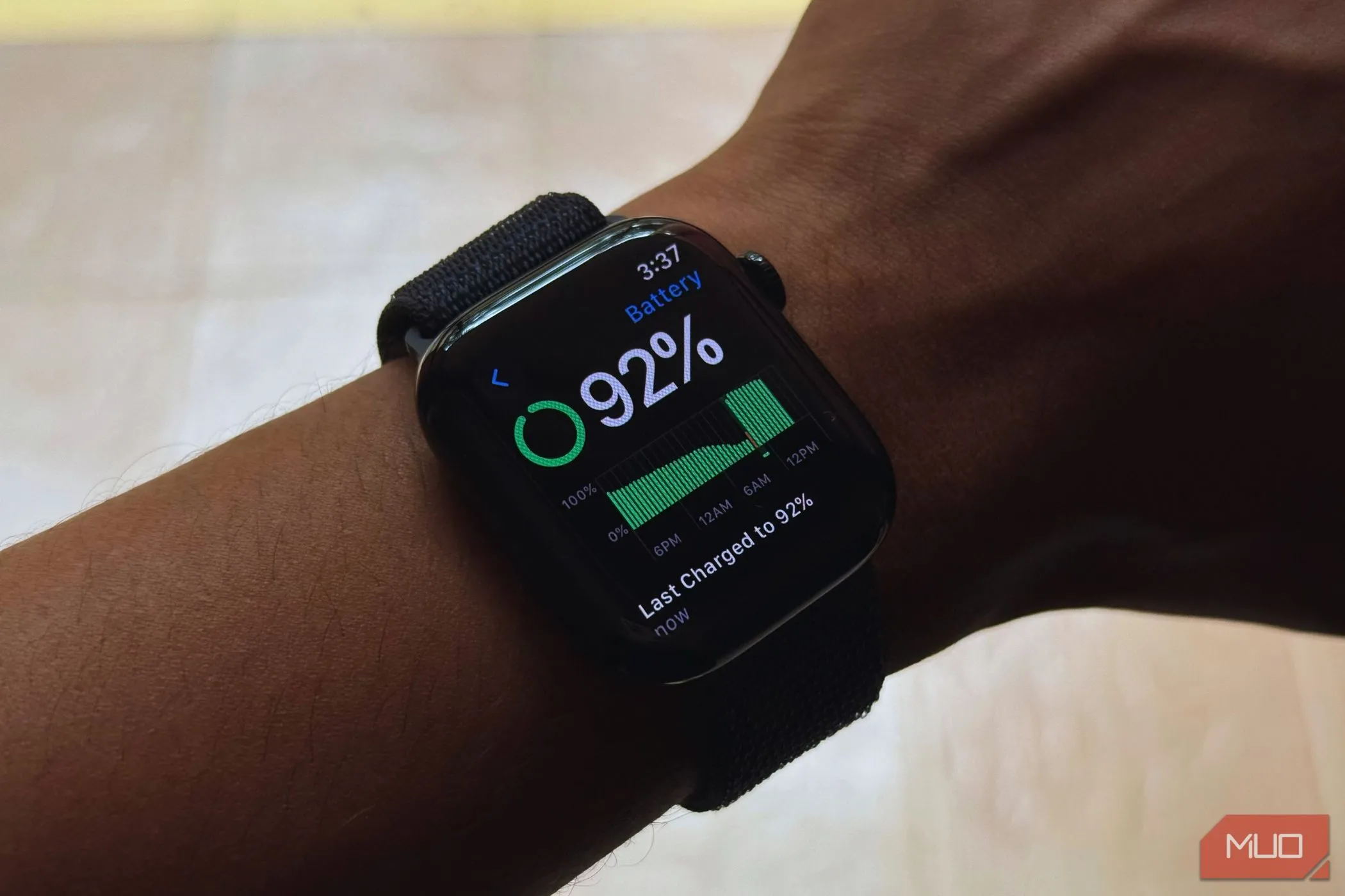 Thống kê pin Apple Watch Series 10 trên màn hình