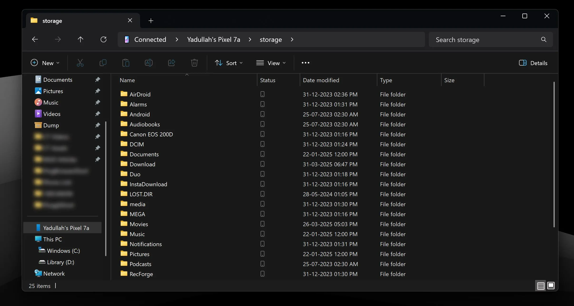 Thư mục điện thoại được hiển thị và truy cập trực tiếp trong File Explorer của Windows thông qua ứng dụng Phone Link, hỗ trợ chuyển tệp không dây.