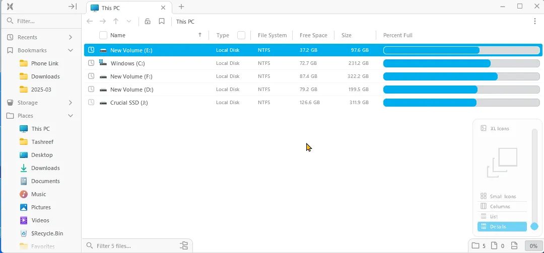 Tính năng đa bảng (multi-pane) của File Pilot giúp quản lý tệp tin hiệu quả