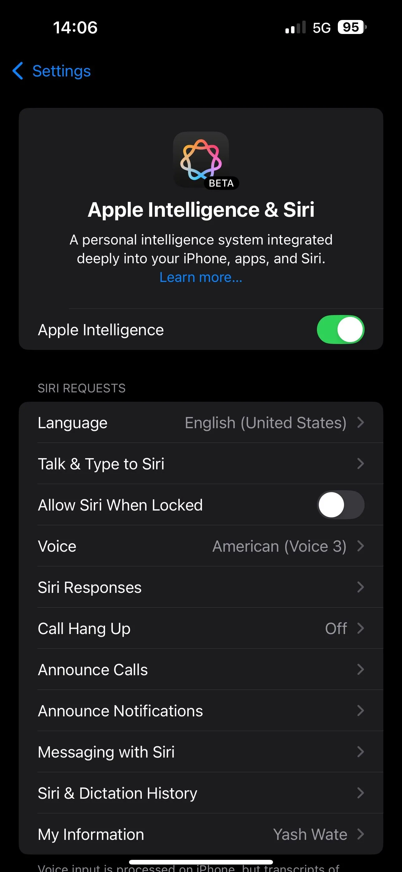 Trang cài đặt Apple Intelligence & Siri trong ứng dụng Cài đặt iOS, hiển thị tùy chọn bật Type to Siri.