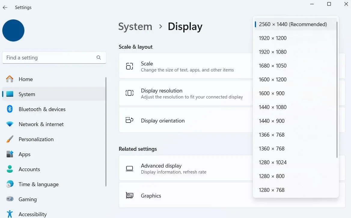 Tùy chọn độ phân giải và tỷ lệ hiển thị trong cài đặt màn hình Windows 11