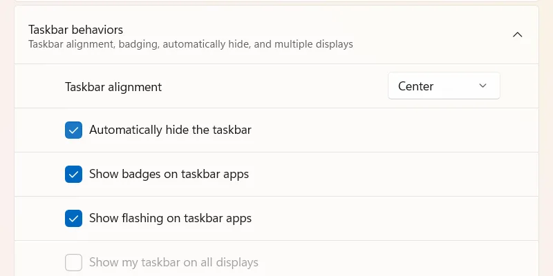 Tùy chọn hành vi thanh Taskbar trong Windows 11, bao gồm tự động ẩn, để giảm xao nhãng.