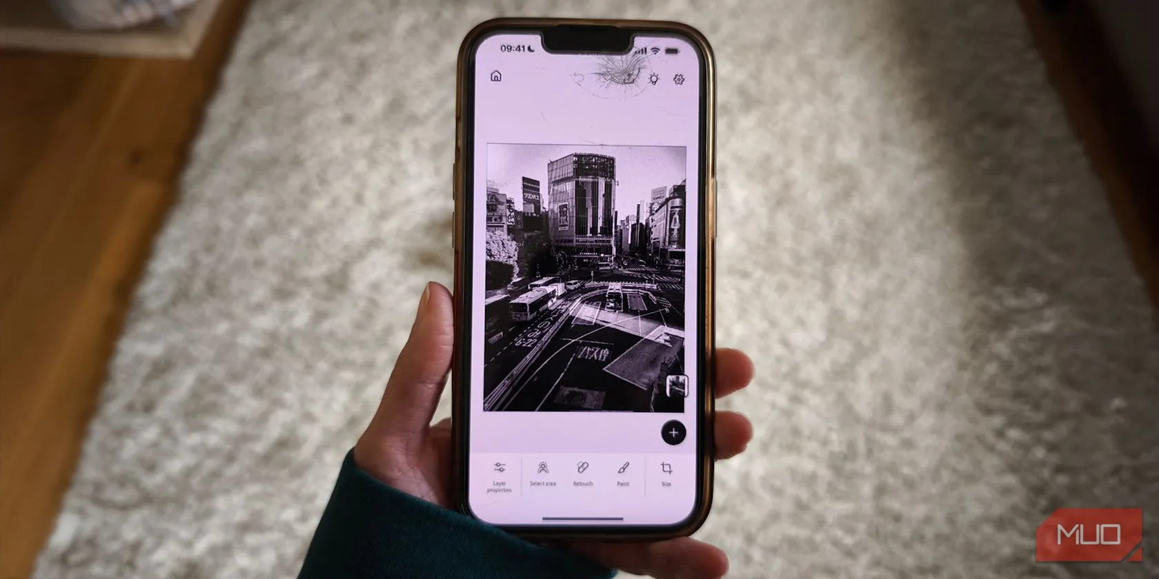 Ứng dụng Adobe Photoshop Mobile trên iPhone với giao diện chỉnh sửa ảnh