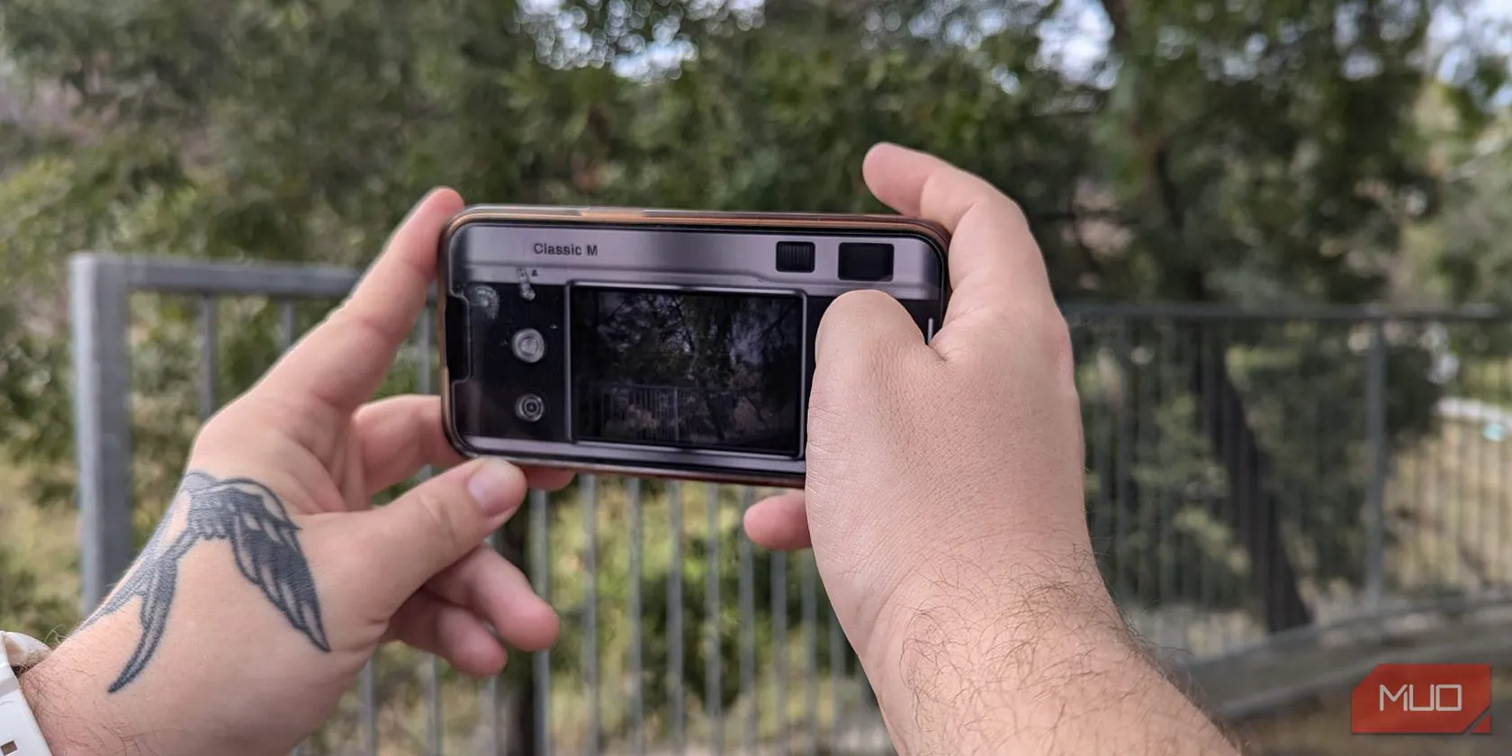 Ứng dụng OldRoll trên iPhone mô phỏng giao diện máy ảnh film truyền thống