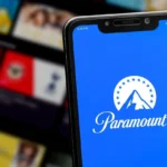Ứng dụng Paramount Plus hiển thị trên điện thoại thông minh với logo nổi bật