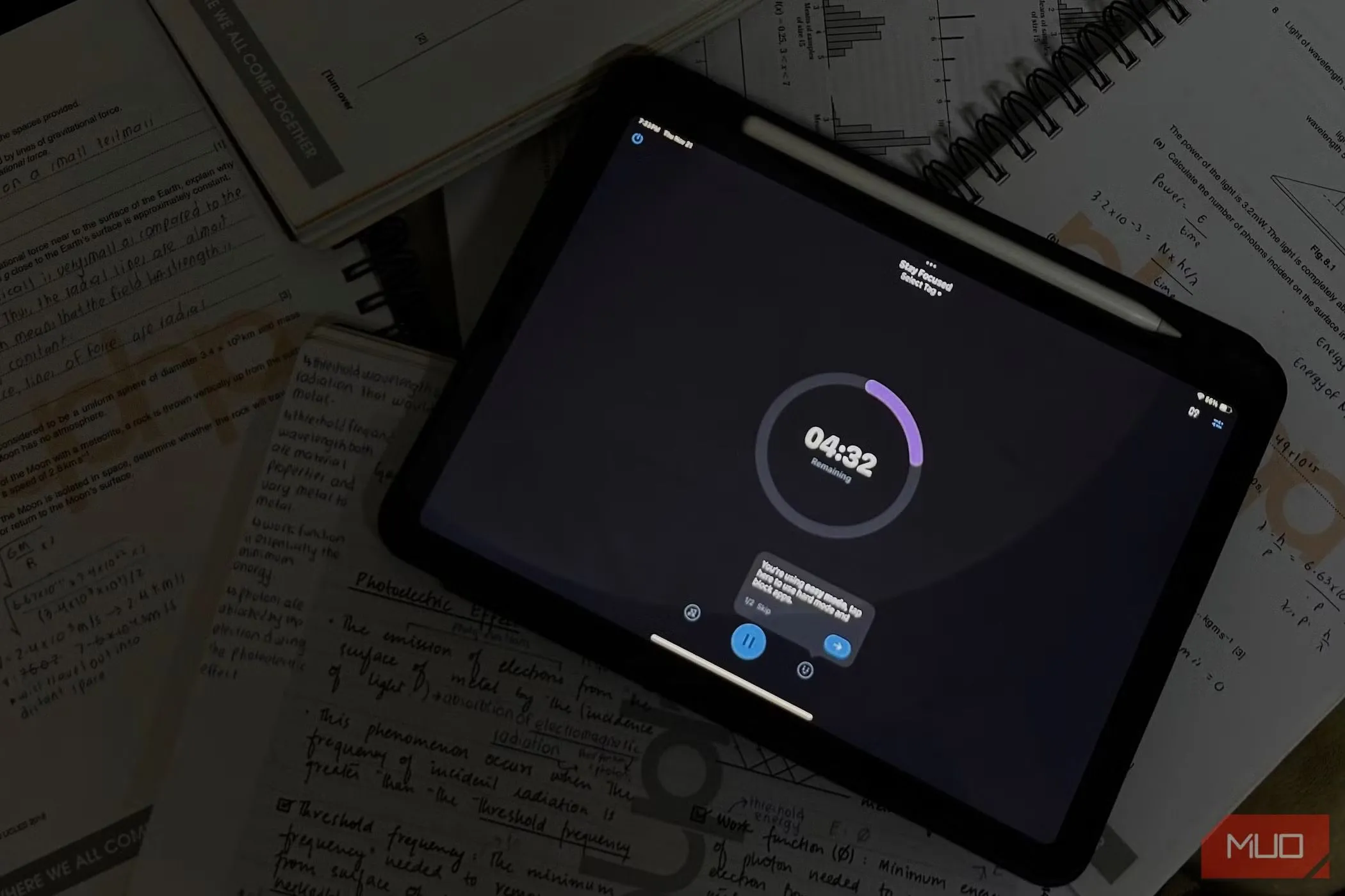 Ứng dụng quản lý thời gian trên iPad và ghi chú học tập xung quanh