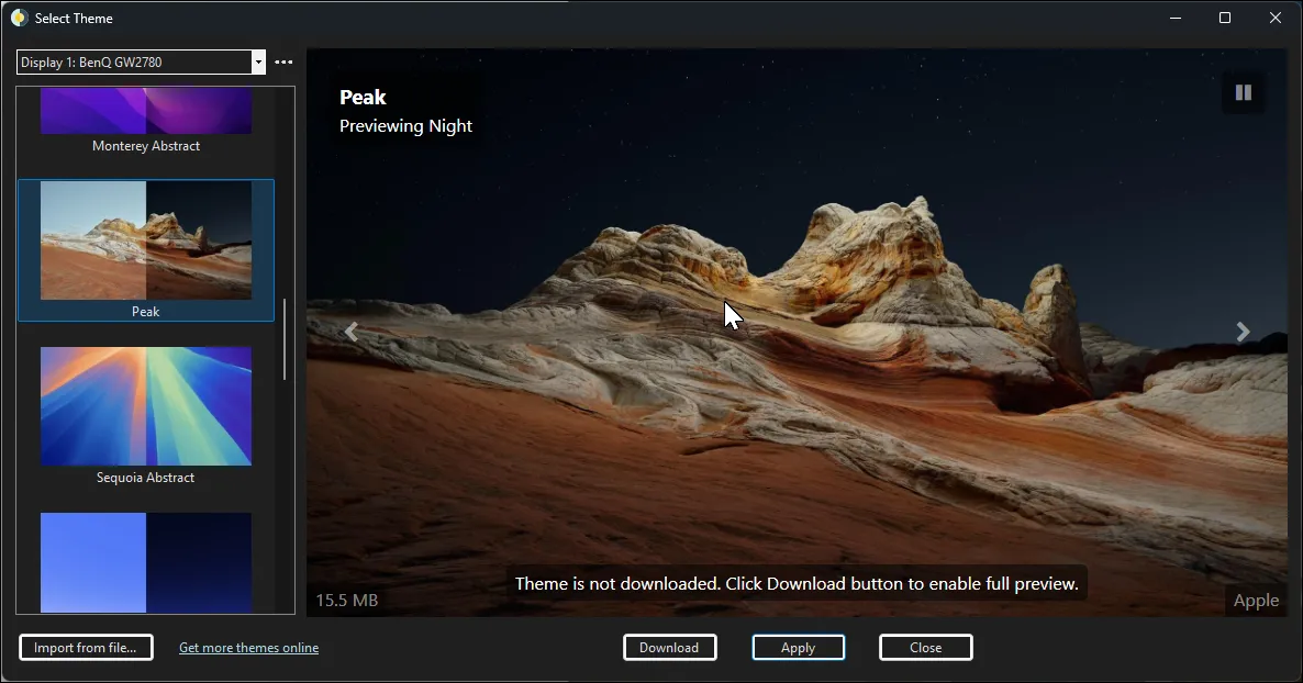 Ứng dụng WinDynamicDesktop với chủ đề Peak được chọn trên Windows