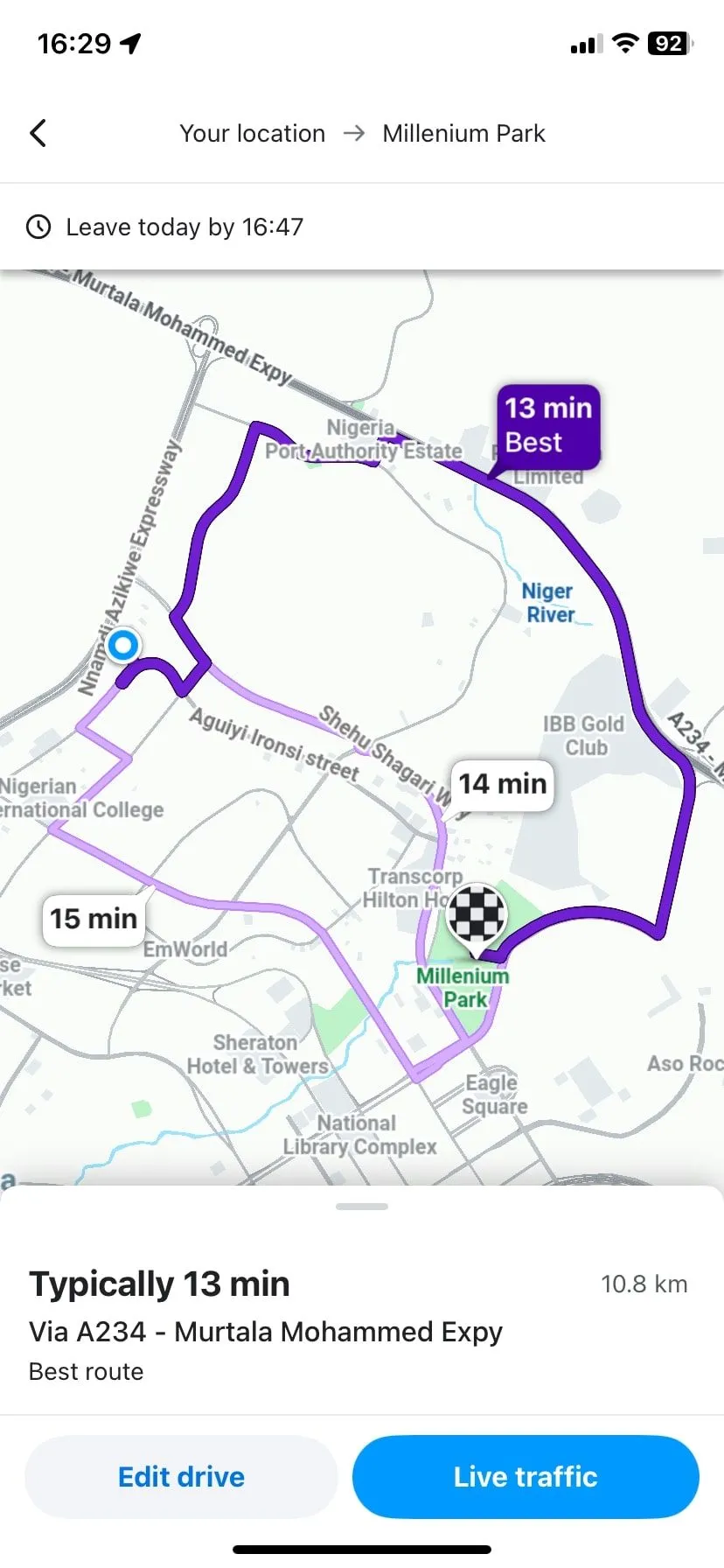 Waze hiển thị chi tiết lộ trình và các tùy chọn điều hướng